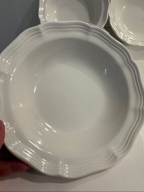 Mikasa French Countryside White Scalloped Ceramic Serving Bowls set/4